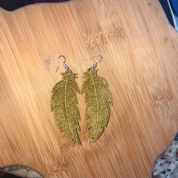 Embroidered Lace Feather Earrings - Picture 3 of 4